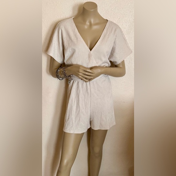 Cream & Gold Romper - Picture 1 of 11